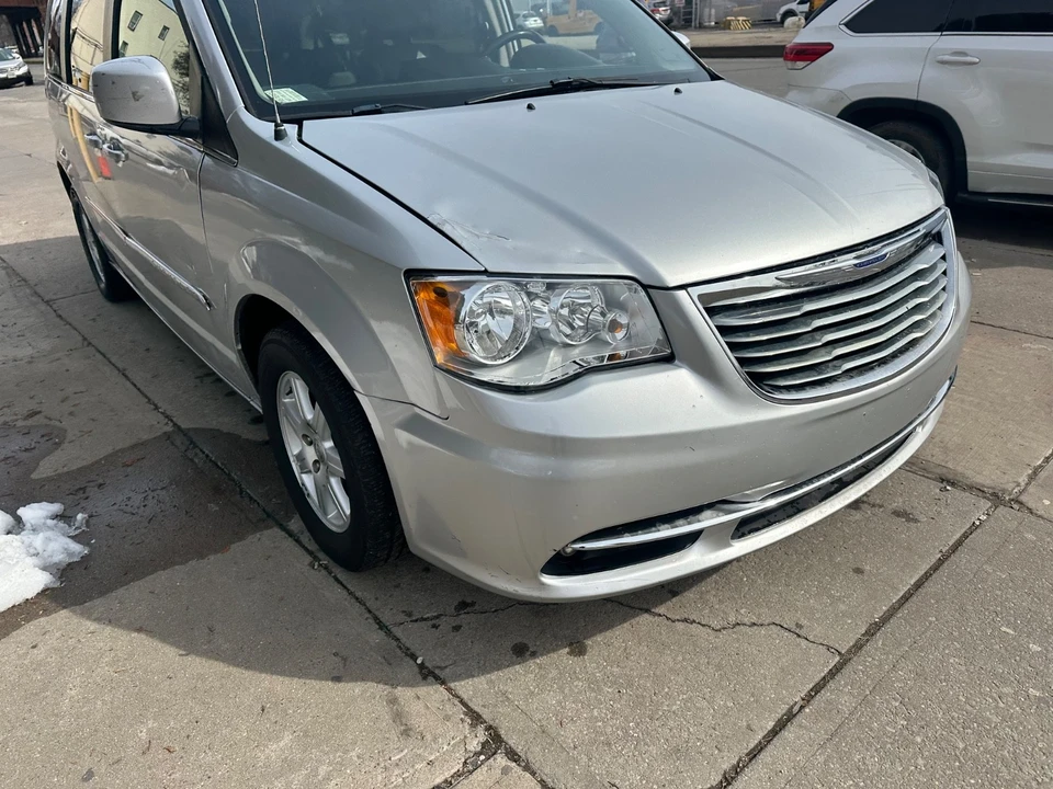 2012 Chrysler Town & Country - Image 9 of 21