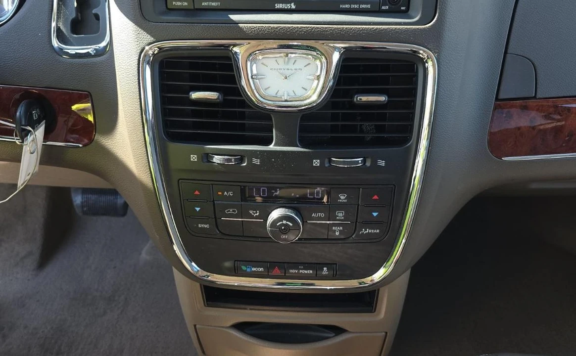 2012 Chrysler Town & Country - Image 11 of 15