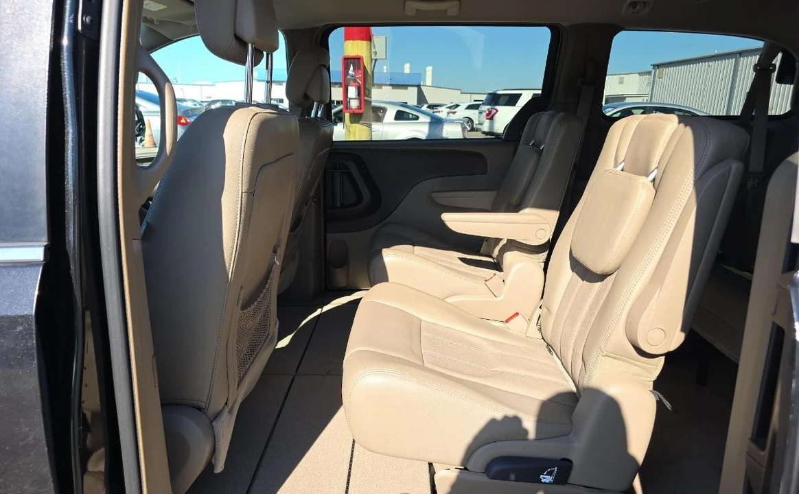 2012 Chrysler Town & Country - Image 13 of 15