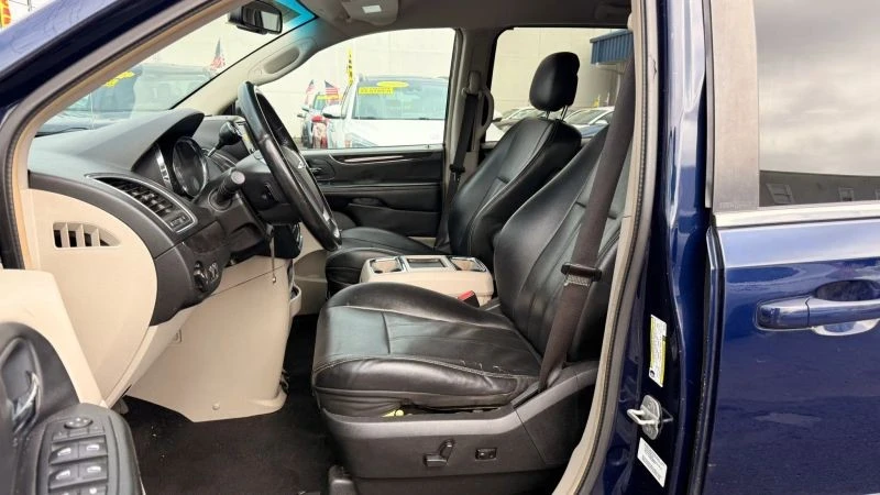 2012 Chrysler Town & Country - Image 12 of 12