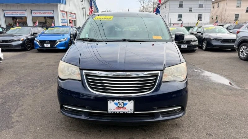 2012 Chrysler Town & Country - Image 3 of 12