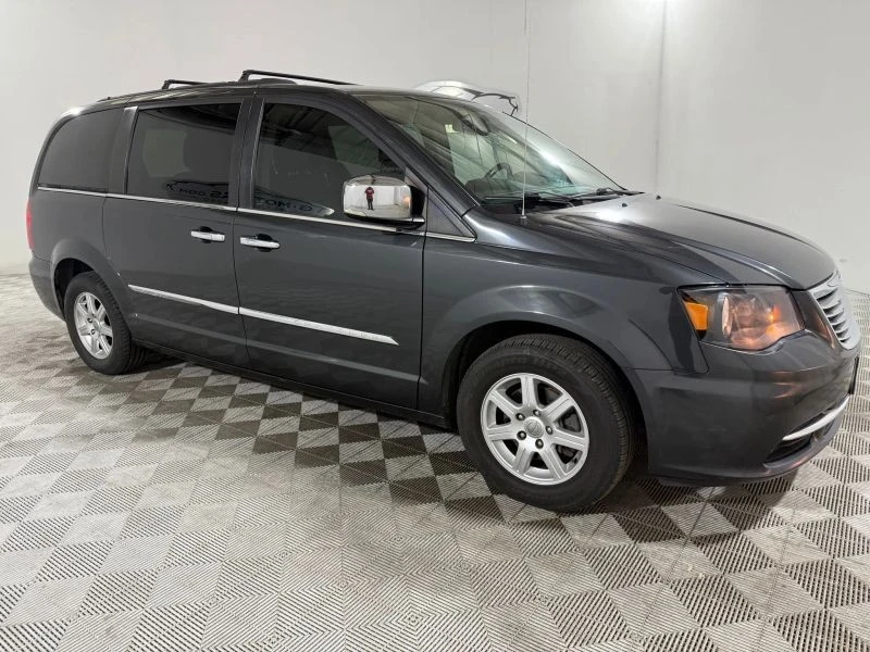 2012 Chrysler Town & Country - Image 10 of 12