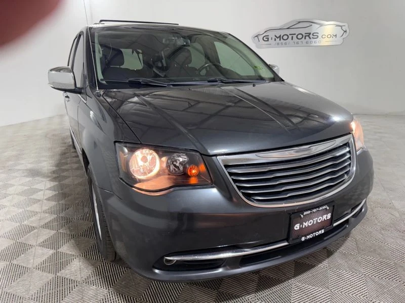 2012 Chrysler Town & Country - Image 11 of 12