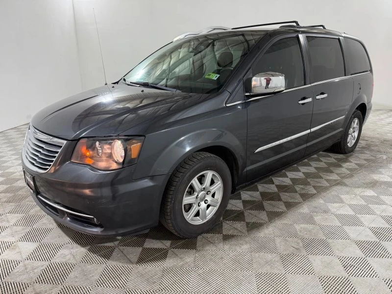 2012 Chrysler Town & Country - Image 2 of 12