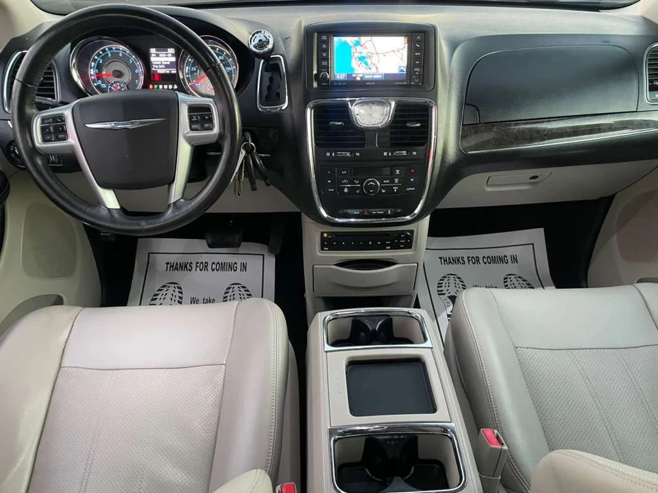 2012 Chrysler Town & Country - Image 10 of 17