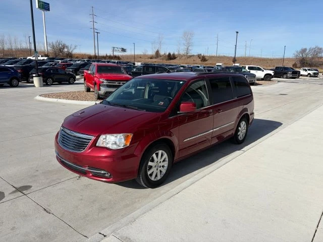 2012 Chrysler Town & Country - Image 8 of 19