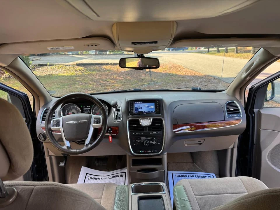 2012 Chrysler Town & Country - Image 10 of 12