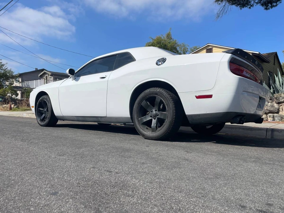 2012 Dodge Challenger 3rd Gen - Image 4 of 12