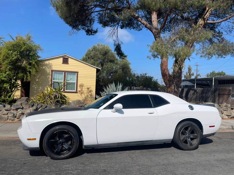 2012 Dodge Challenger 3rd Gen - Image 3 of 12