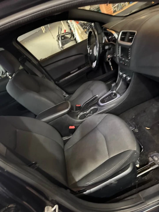 2012 Dodge Avenger Sedan - Image 6 of 10