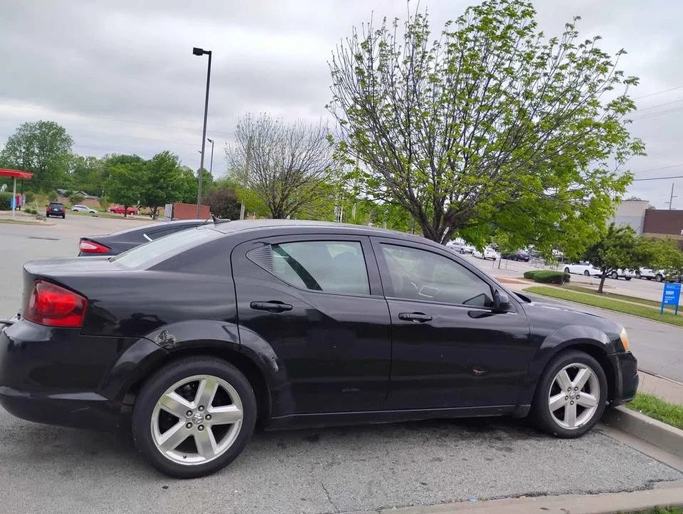 2012 Dodge Avenger Sedan - Image 2 of 3