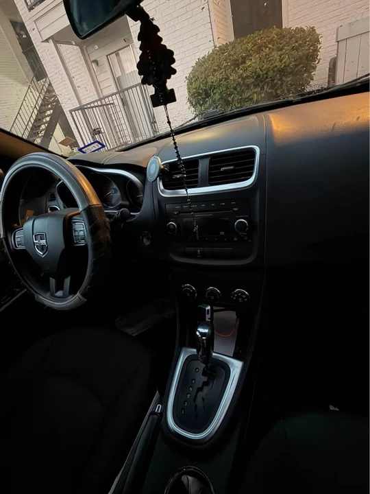 2012 Dodge Avenger Sedan - Image 8 of 12