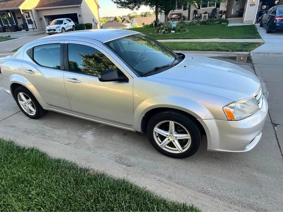 2012 Dodge Avenger Sedan - Image 2 of 6