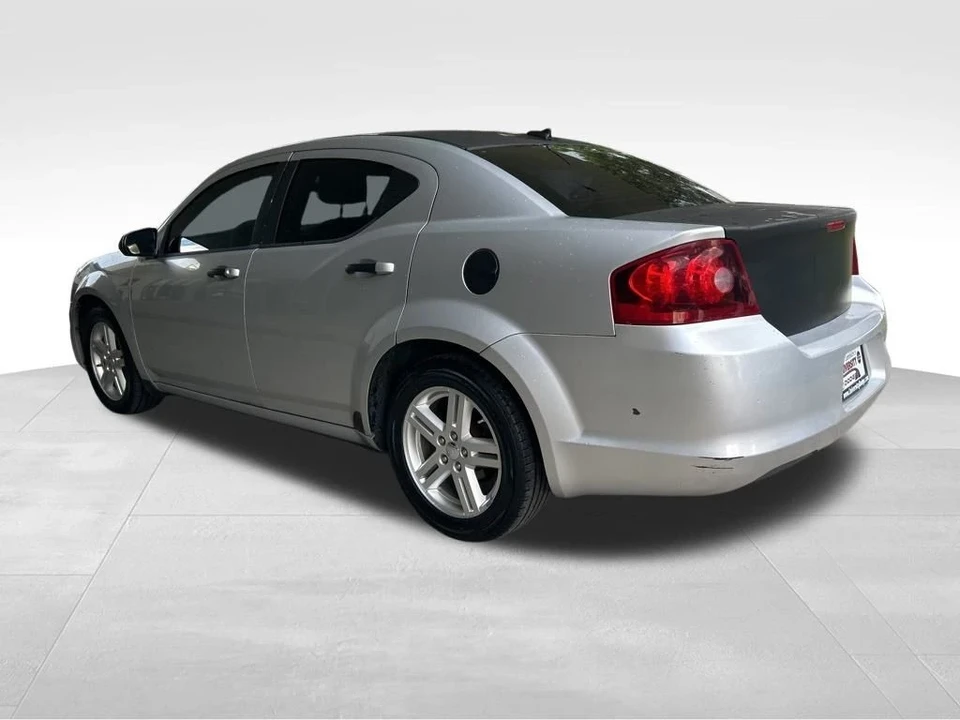 2012 Dodge Avenger Sedan - Image 4 of 12