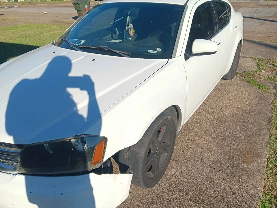 2012 Dodge Avenger Sedan - Image 2 of 4