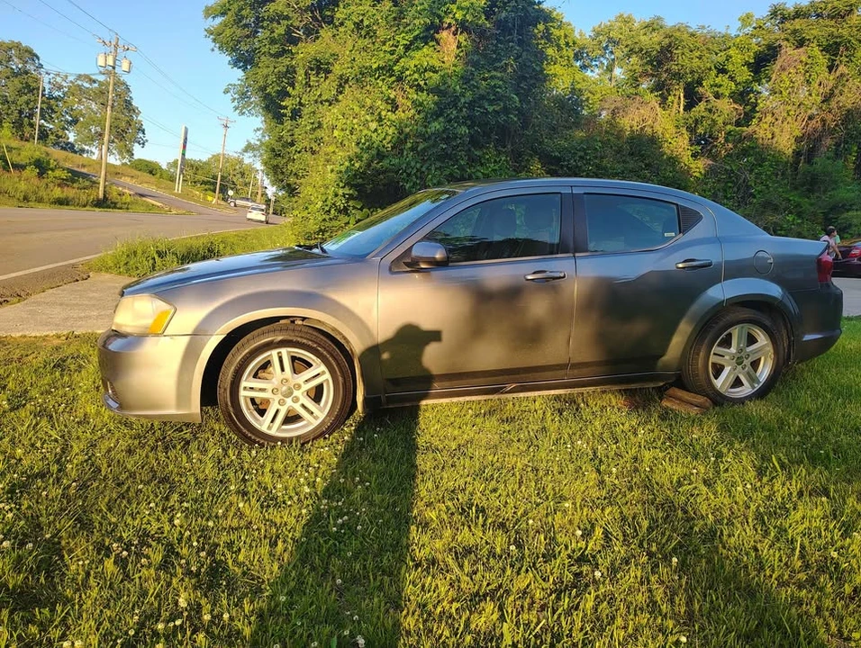 2012 Dodge Avenger Sedan - Image 5 of 5