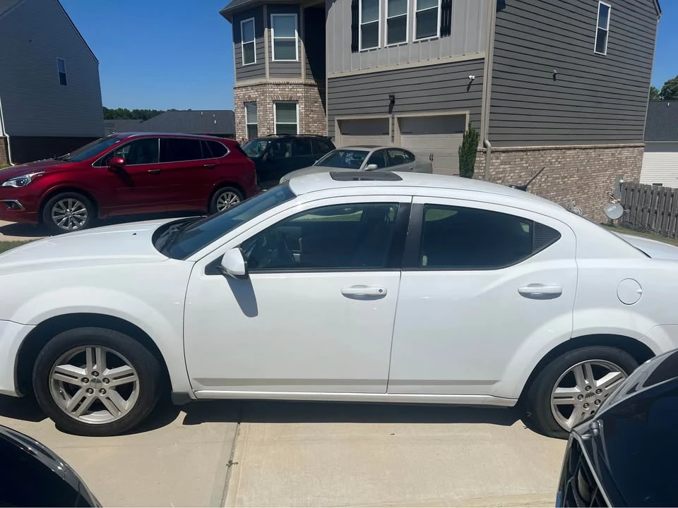 2012 Dodge Avenger Sedan - Image 2 of 9