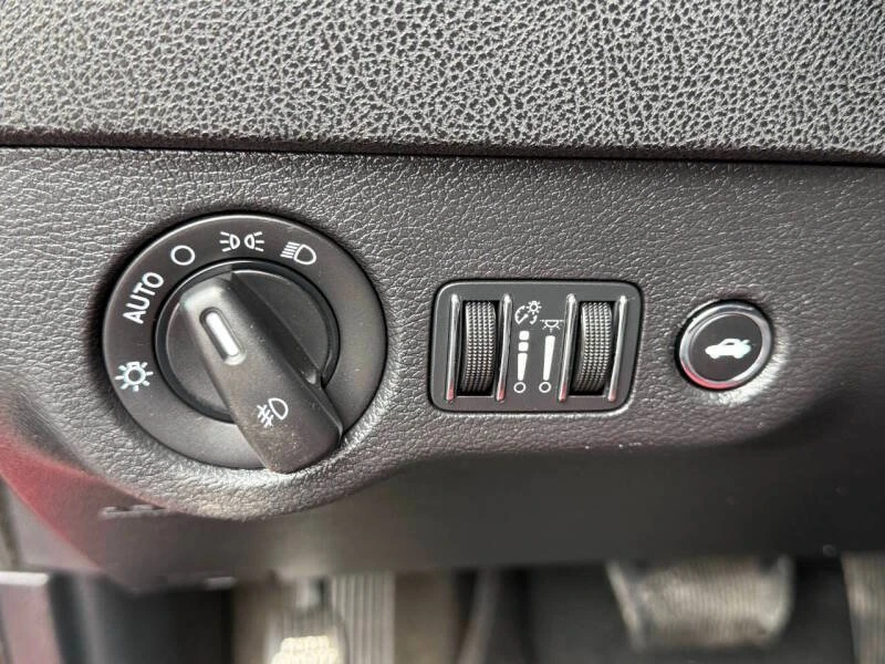 2012 Dodge Charger 7th Gen - Image 9 of 19