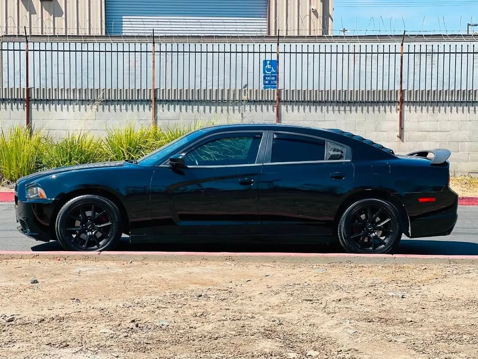2012 Dodge Charger 7th Gen - Image 2 of 14
