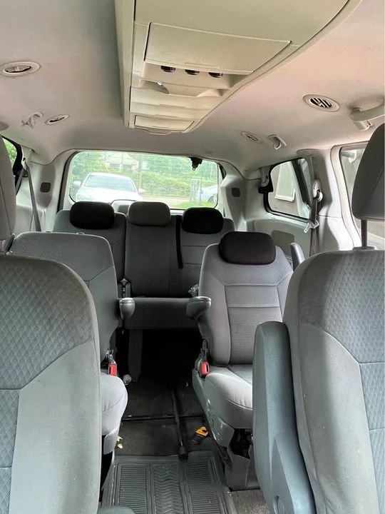 2012 Dodge Caravan - Image 10 of 10