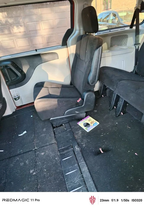 2012 Dodge Caravan - Image 14 of 16