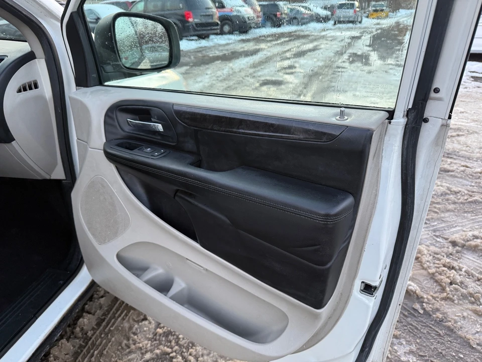 2012 Dodge Caravan - Image 13 of 21