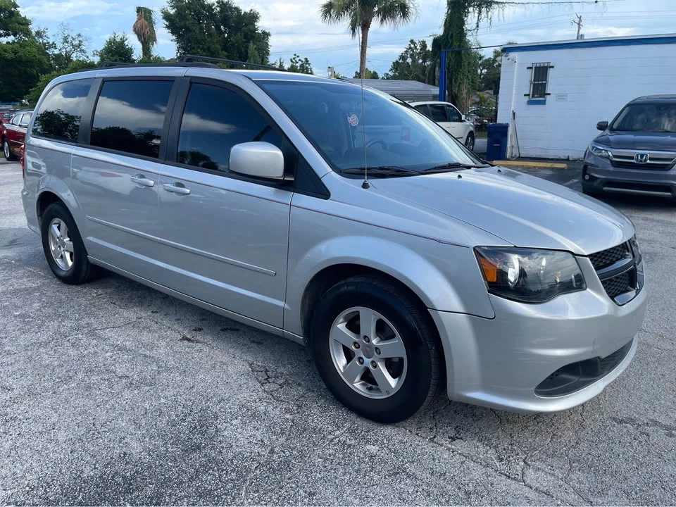 2012 Dodge Caravan - Image 2 of 20