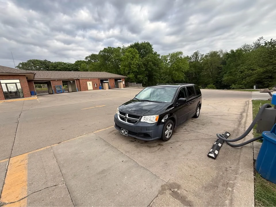 2012 Dodge Caravan - Image 2 of 18