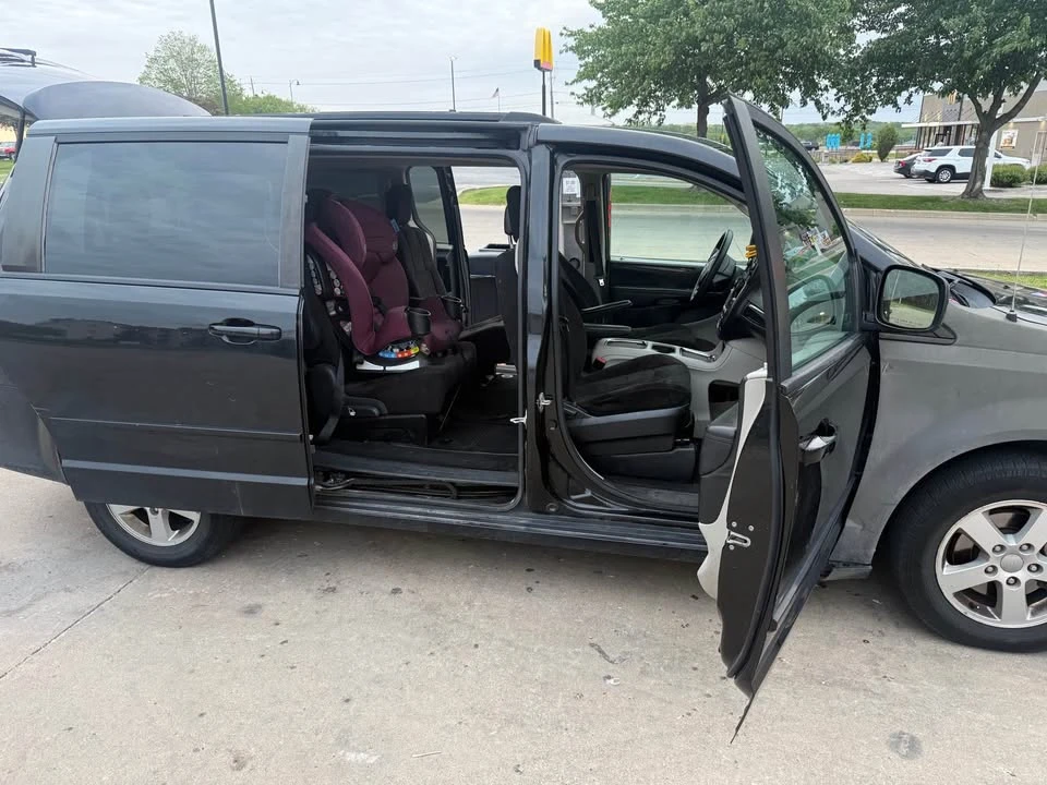 2012 Dodge Caravan - Image 18 of 18