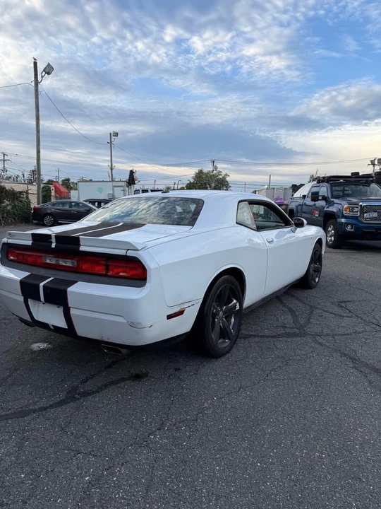 2012 Dodge Challenger 3rd Gen - Image 4 of 8