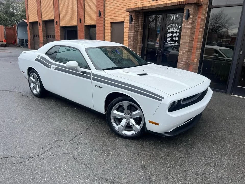 2012 Dodge Challenger 3rd Gen - Image 16 of 20