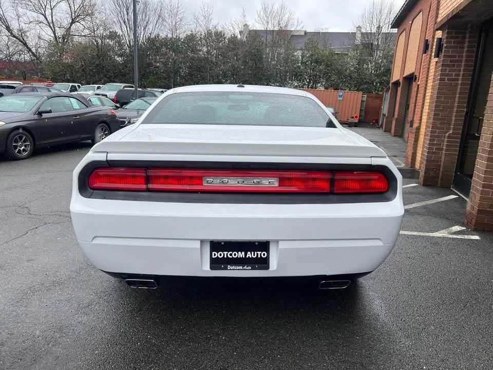 2012 Dodge Challenger 3rd Gen - Image 10 of 20