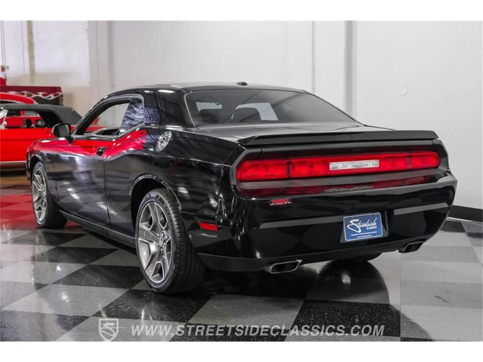 2012 Dodge Challenger 3rd Gen - Image 9 of 31