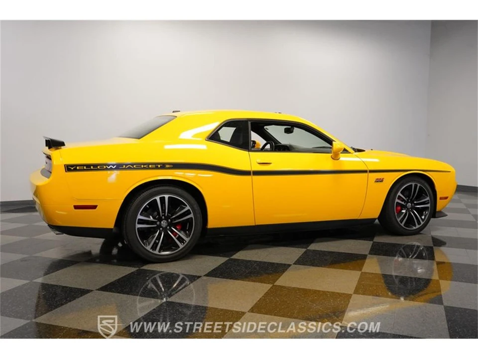 2012 Dodge Challenger 3rd Gen - Image 11 of 31