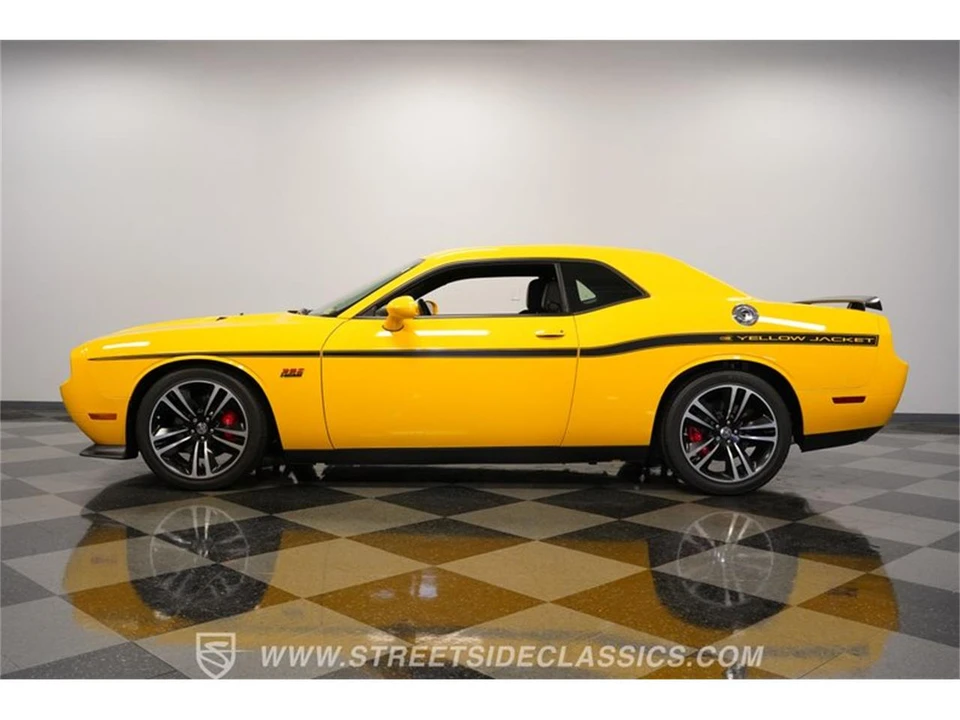 2012 Dodge Challenger 3rd Gen - Image 5 of 31