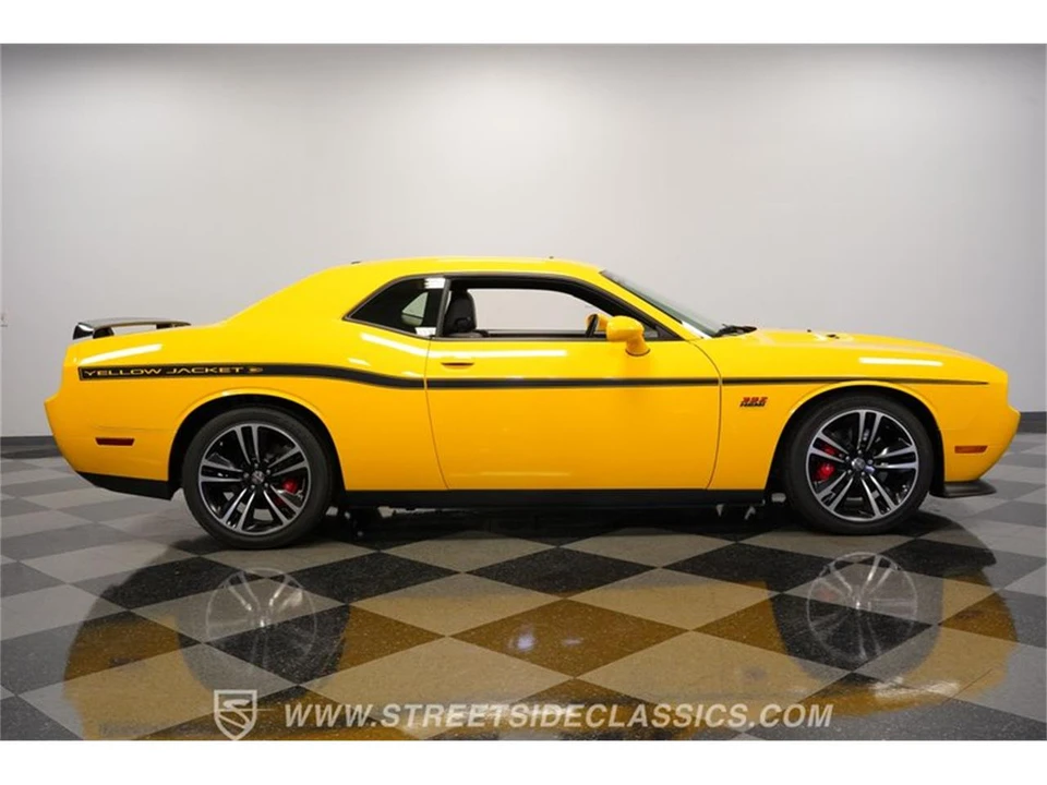 2012 Dodge Challenger 3rd Gen - Image 12 of 31