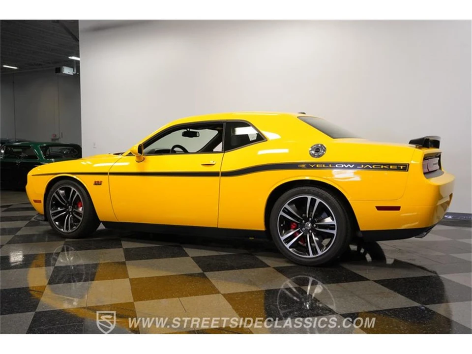 2012 Dodge Challenger 3rd Gen - Image 6 of 31