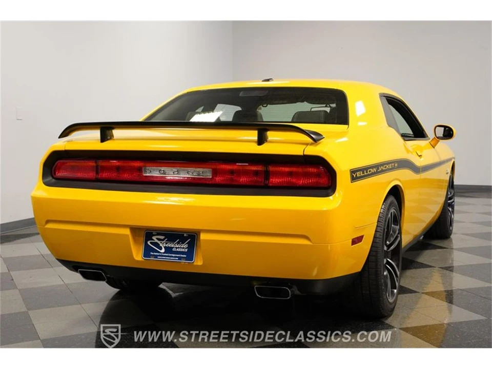 2012 Dodge Challenger 3rd Gen - Image 9 of 31