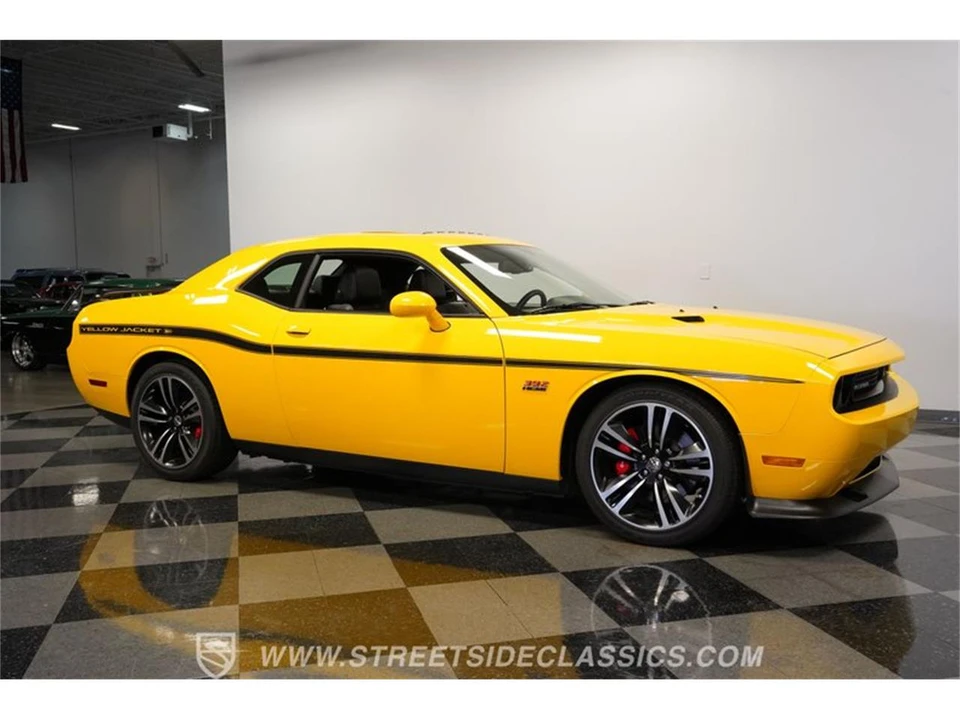 2012 Dodge Challenger 3rd Gen - Image 13 of 31