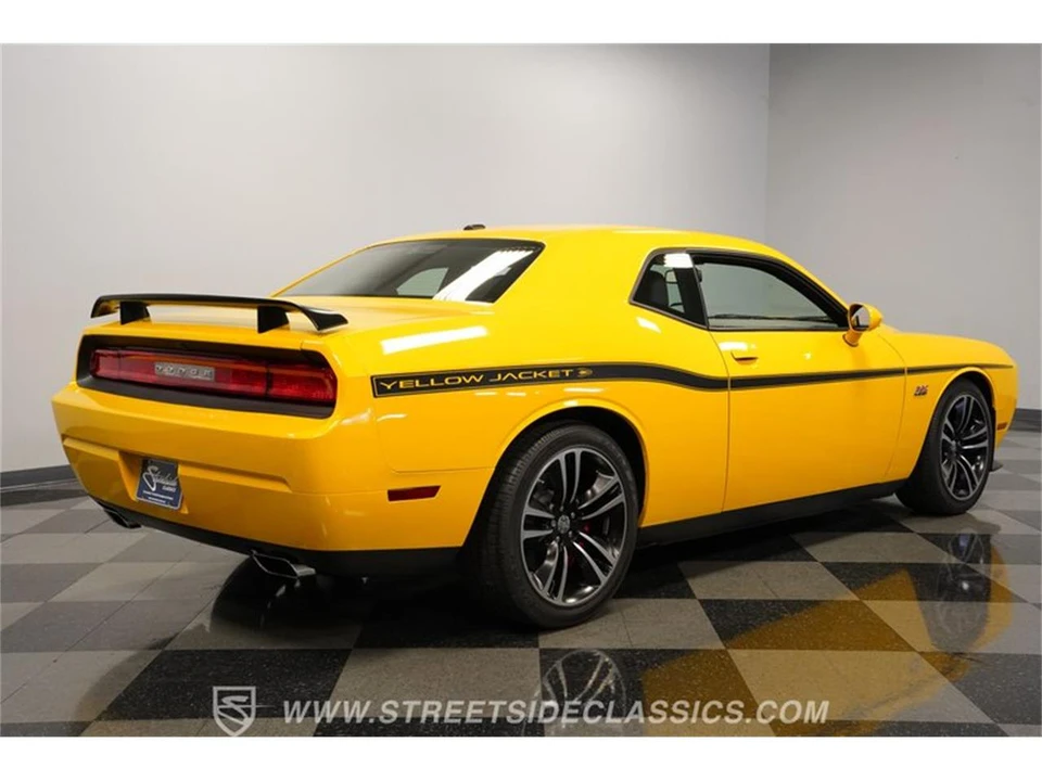 2012 Dodge Challenger 3rd Gen - Image 10 of 31