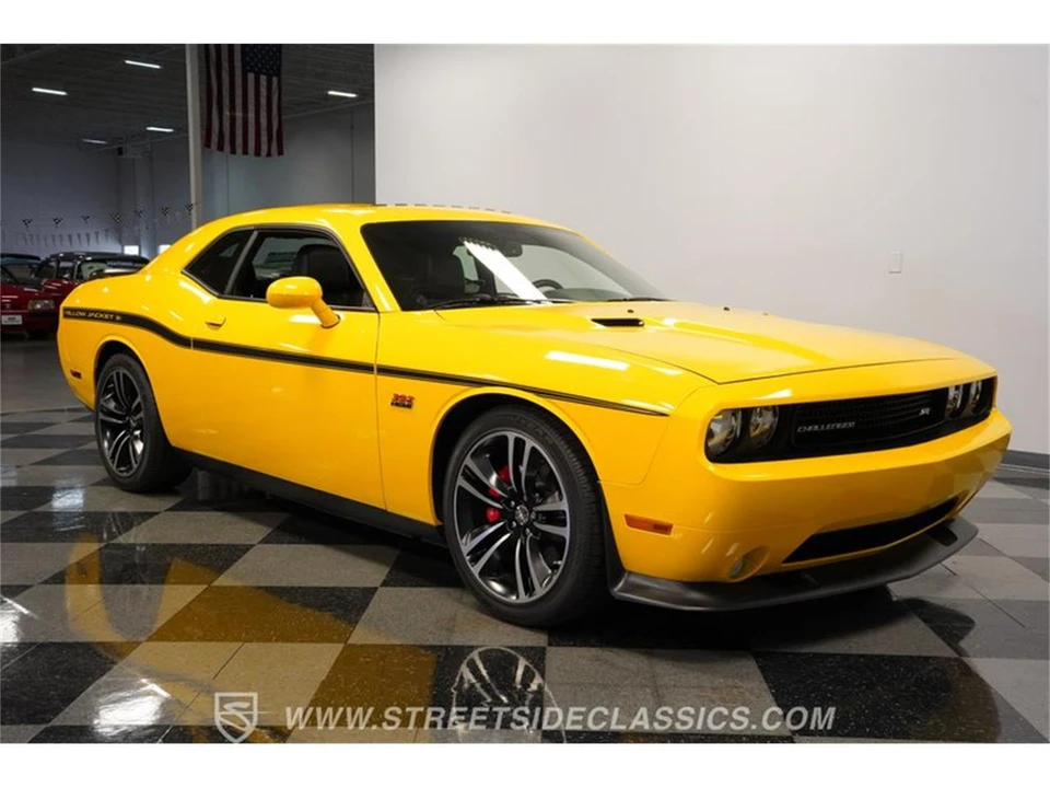 2012 Dodge Challenger 3rd Gen - Image 14 of 31
