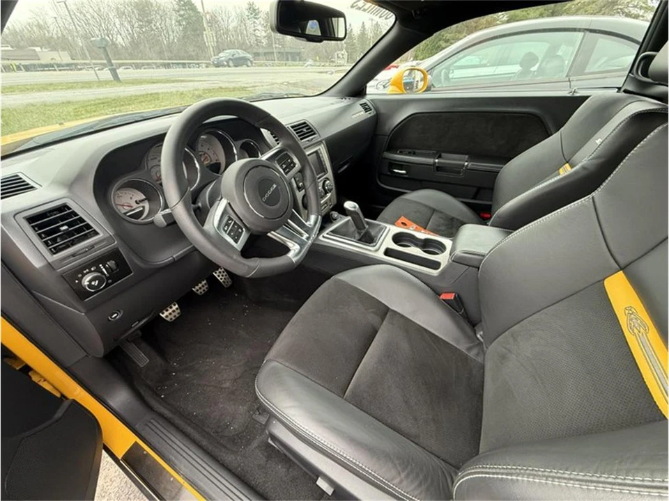 2012 Dodge Challenger 3rd Gen - Image 7 of 28