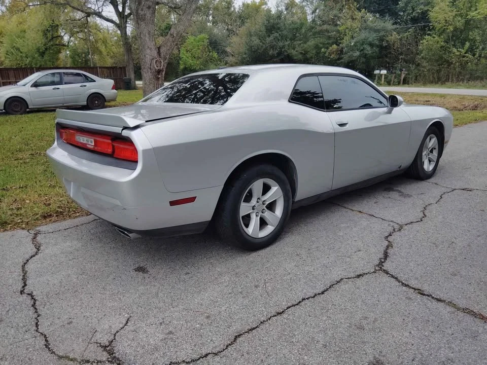 2012 Dodge Challenger - Image 8 of 15