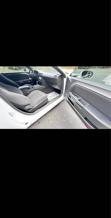 2012 Dodge Challenger 3rd Gen - Image 11 of 15