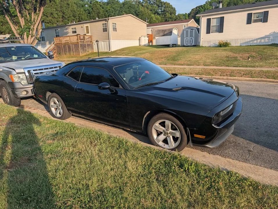2012 Dodge Challenger 3rd Gen - Image 3 of 7
