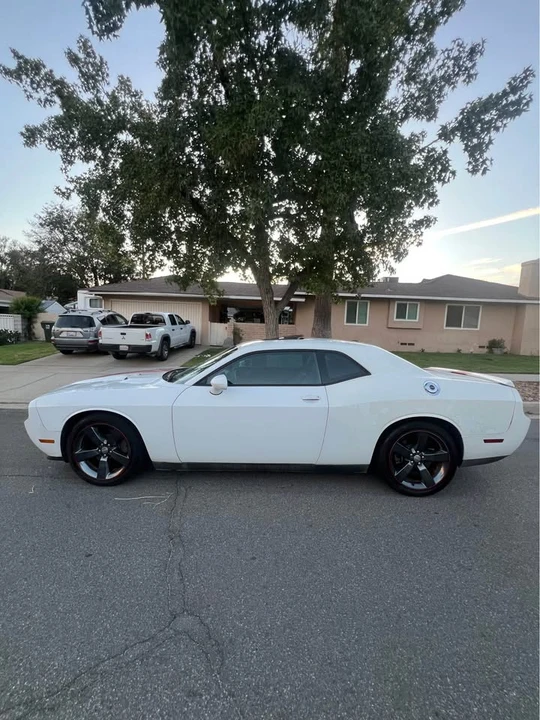 2012 Dodge Challenger 3rd Gen - Image 9 of 16