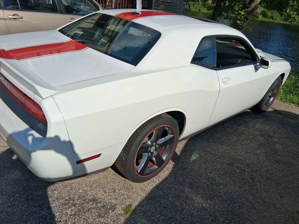 2012 Dodge Challenger 3rd Gen - Image 4 of 8