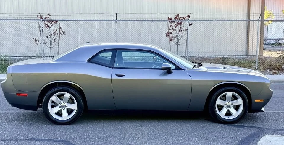 2012 Dodge Challenger 3rd Gen - Image 4 of 13