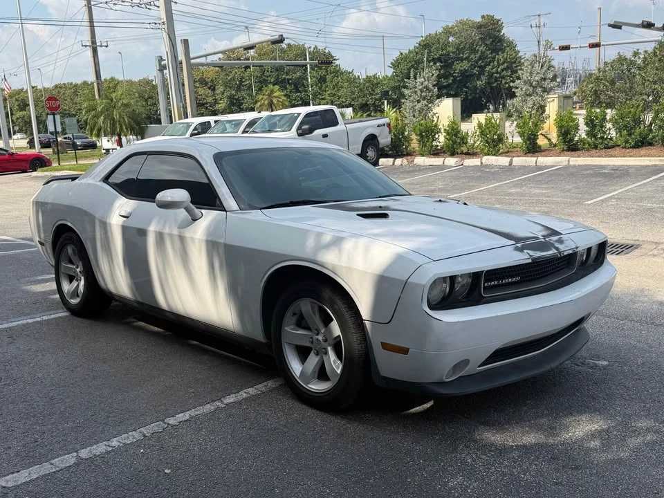 2012 Dodge Challenger 3rd Gen - Image 5 of 7