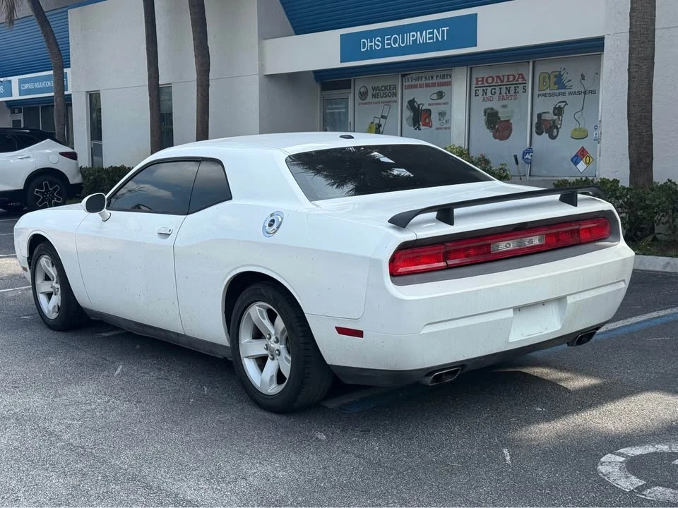 2012 Dodge Challenger 3rd Gen - Image 3 of 7